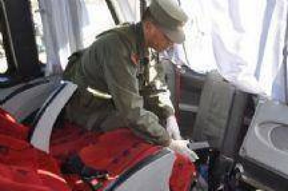Secuestran 45.000 d�lares sin registrar que iban escondidos en un termo