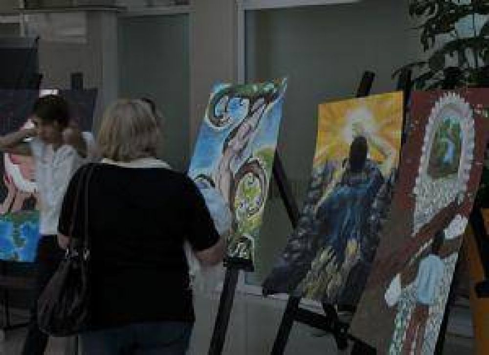 Alumnos de la escuela de Bellas Artes mostraron su talento en vivo