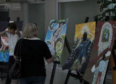 Alumnos de la escuela de Bellas Artes mostraron su talento en vivo