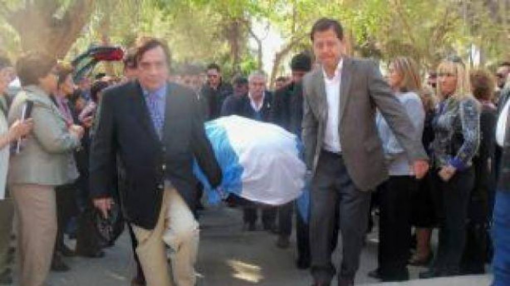 Sentido homenaje a Antonio Saadi en Bel�n