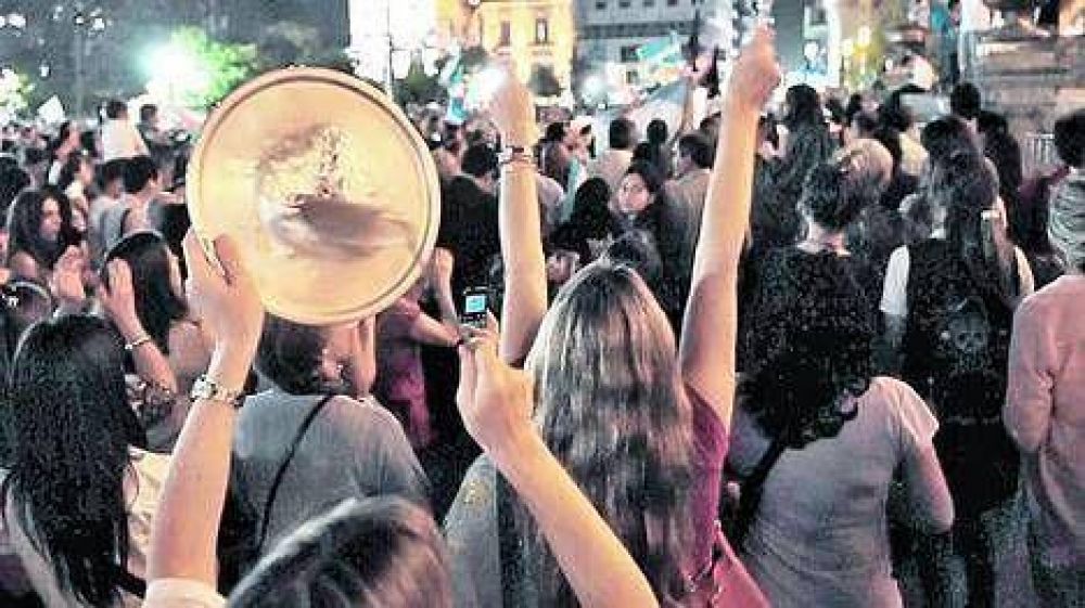 Encuesta nacional: Es masivo el apoyo a la protesta contra el Gobierno