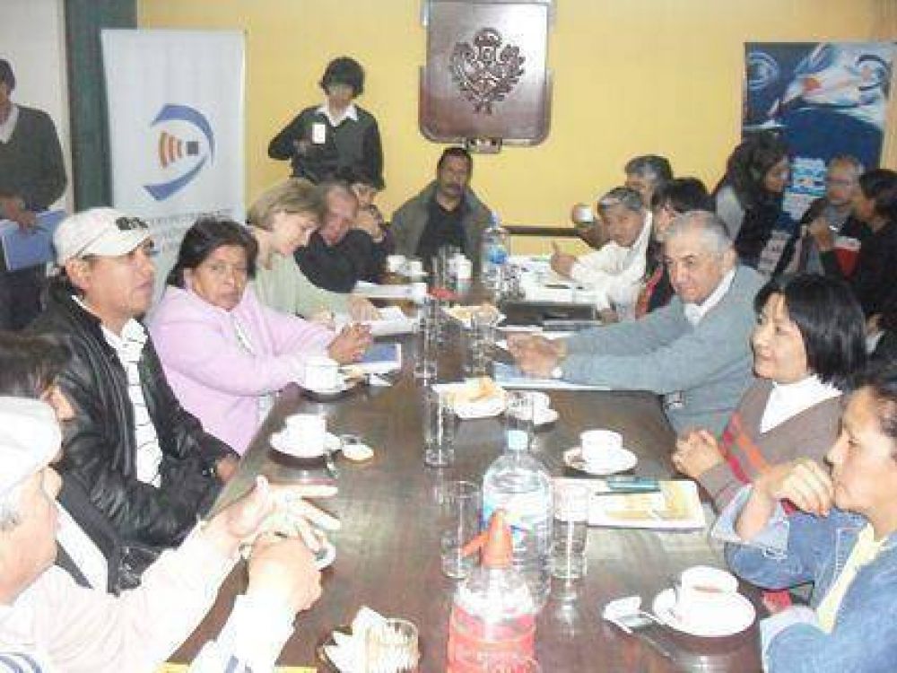 Ediles y vecinalistas analizaron la  Pr�xima licitaci�n del transporte 