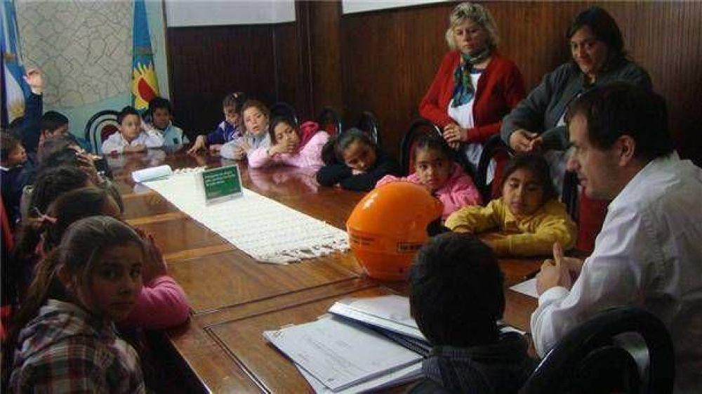 Alumnos de la Escuela 40 visitaron la Municipalidad