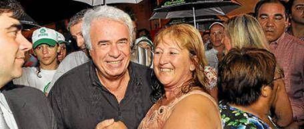 As� es "el pa�s" que gobierna De la Sota