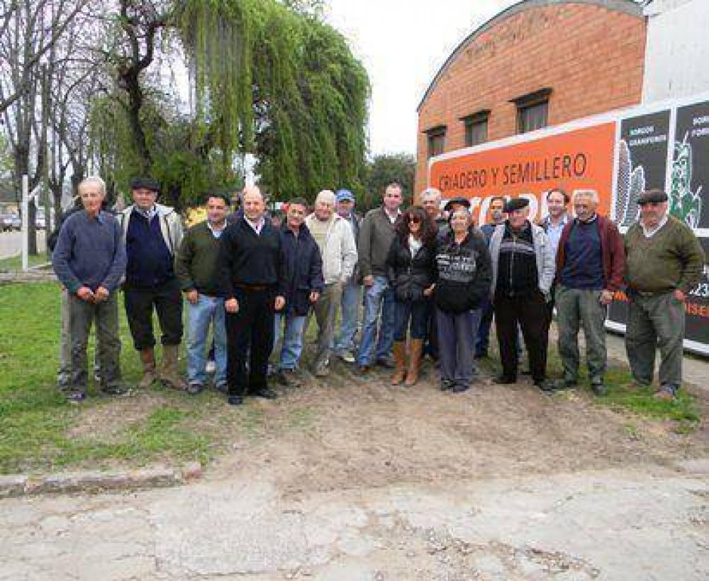 85 productores recibieron semillas forrajeras 