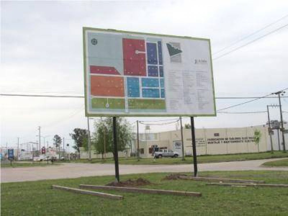 Colocan un cartel informativo de todas las empresas presentes en el Parque Industrial