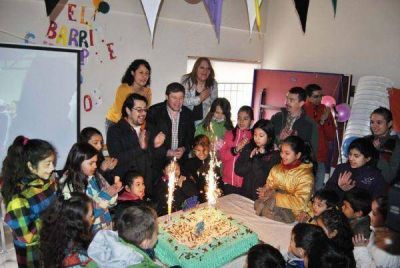 Multitudinario festejo en el barrio Aeropuerto por sus 25 a�os de vida
