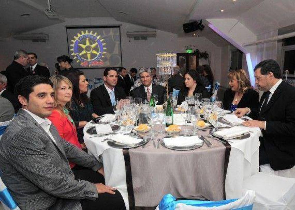 El Gobernador particip� de la cena anual solidaria de recaudaci�n organizada por el Rotary Club Sierras de San Luis