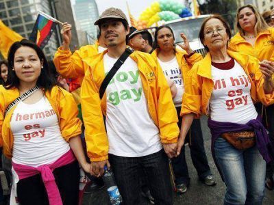 Multitudinaria marcha de homosexuales en Chile