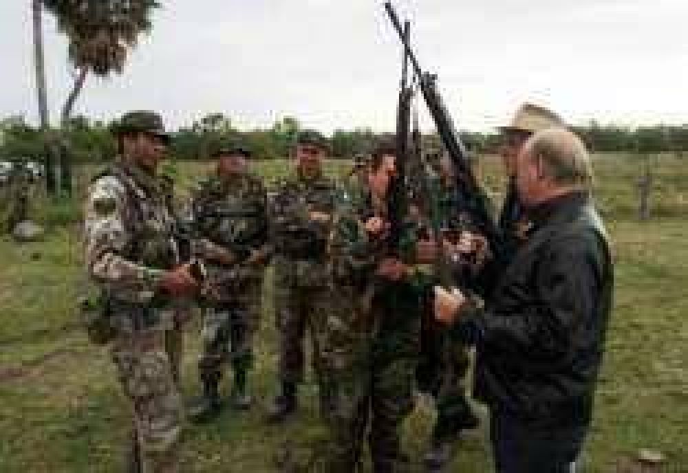 Chaquires observ� las maniobras del Ej�rcito en Basail 	