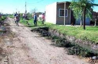 Zanjeo y reemplazo de desag�es deteriorados en Villa Don Alberto 	