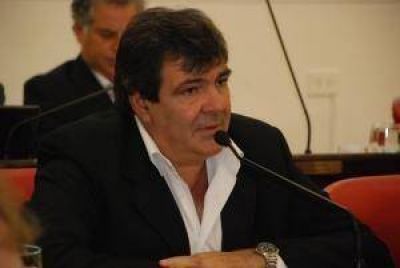 Peche: "Desde 2003 se mantiene la vergonzosa suma de $ 0,55 por ni�o para comida"
