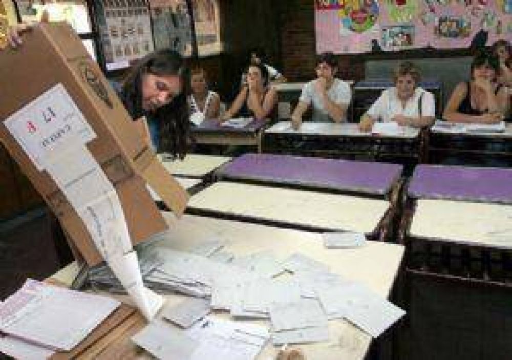El adelantamiento de las elecciones divide aguas entre el Confe y la UCR