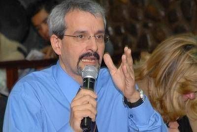 �Esto indica la debilidad institucional de la Rep�blica�.