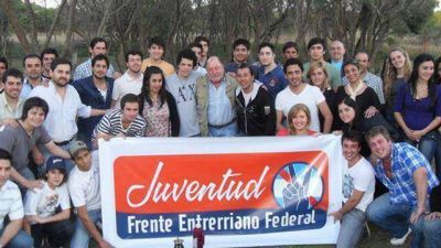 Encuentro de la juventud del FEF con Busti
