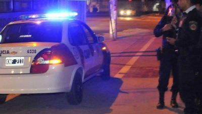 Matan a un joven en la puerta de su casa, en Villa Azalais