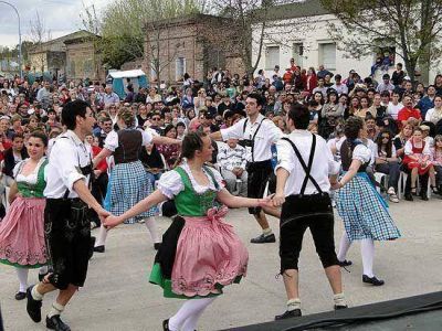 M�s de ocho mil personas colmaron la Fiesta de la Kerb