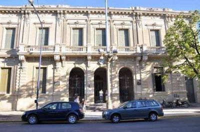 "La apertura de Historia y Geograf�a en Olavarr�a perjudicar�a al instituto y tambi�n a toda la ciudad"