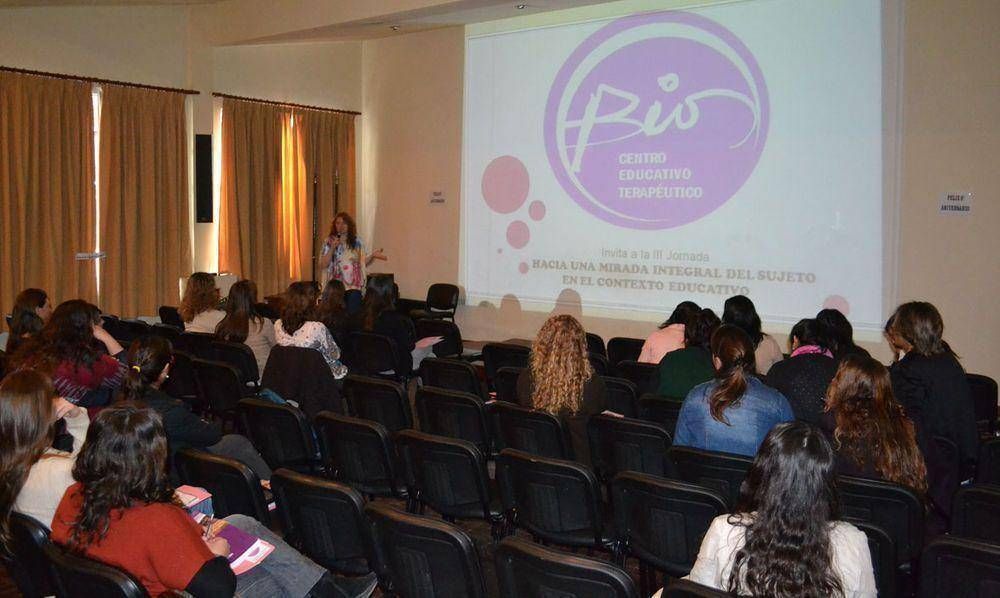 Se realiz� la III Jornada Hacia una mirada integral del sujeto en el contexto educativo organizada por BIOS