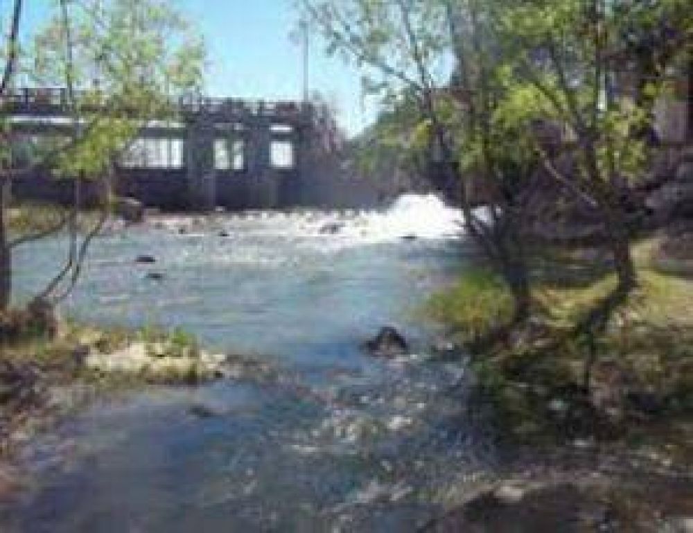 Denuncian desv�o de agua del r�o Atuel a La Pampa