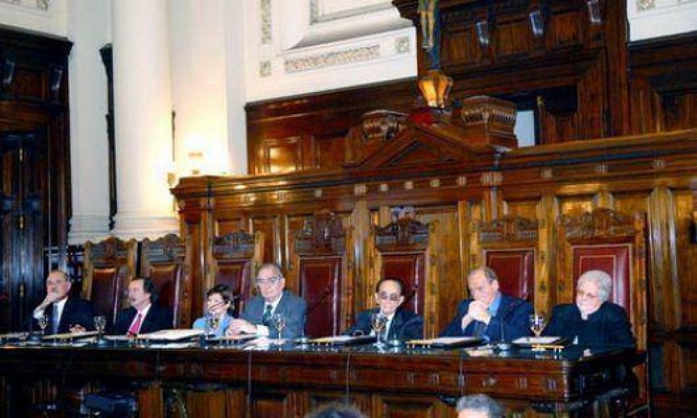 La Corte Suprema baja l�nea