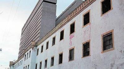 Pol�mica desde su construcci�n hasta el proceso para demolerla