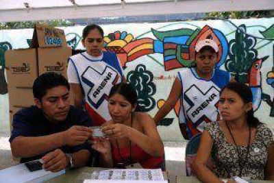TSE elogia comicios 