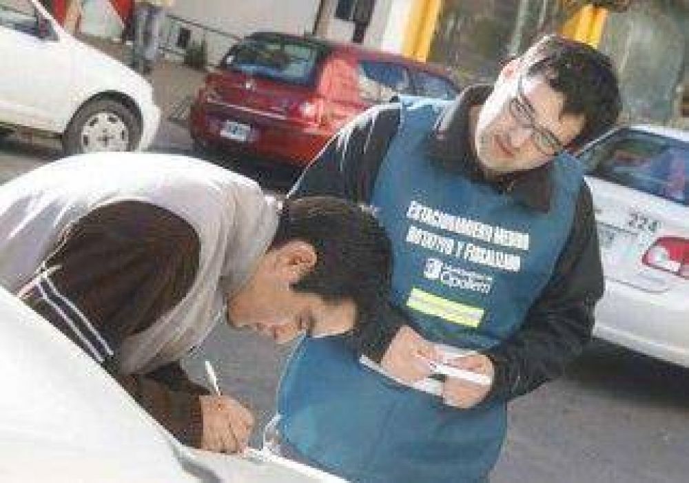 Eval�an un estacionamiento pago