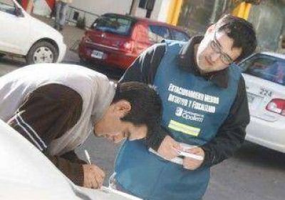 Eval�an un estacionamiento pago