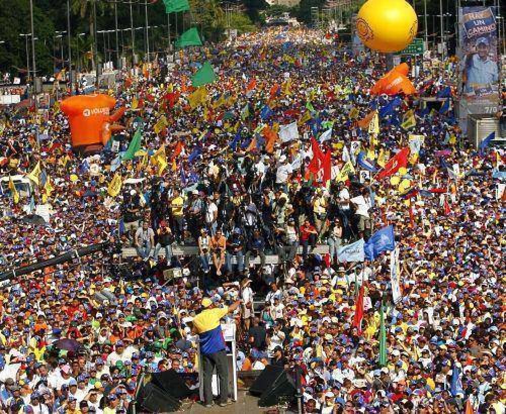 Oposici�n venezolana desbord� calles de Caracas a siete d�as de los comicios