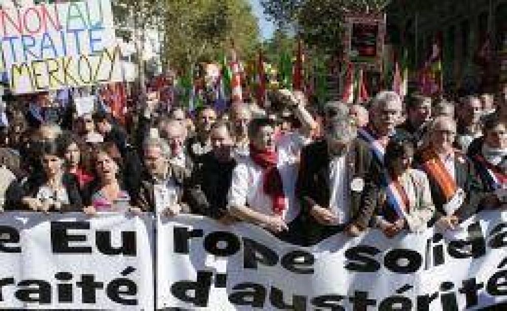 Masiva protesta de la izquierda en Par�s contra los ajustes de Hollande