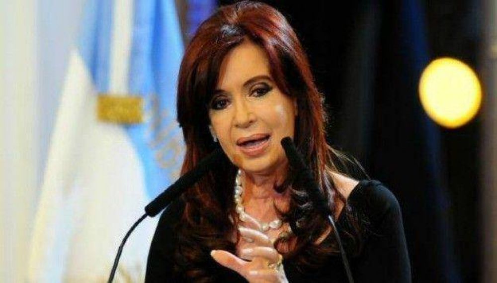 Cristina Kirchner lleg a Per para asistir a la Cumbre de presidentes de Amrica del Sur y Pases Arabes