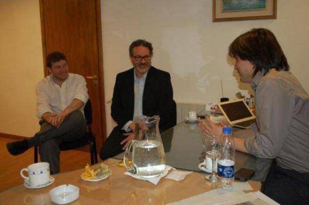El intendente Gustavo Melella recibi� al concejal Luis C�rdenas