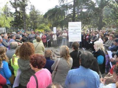 Se juntan los vecinos por el tarifazo del agua