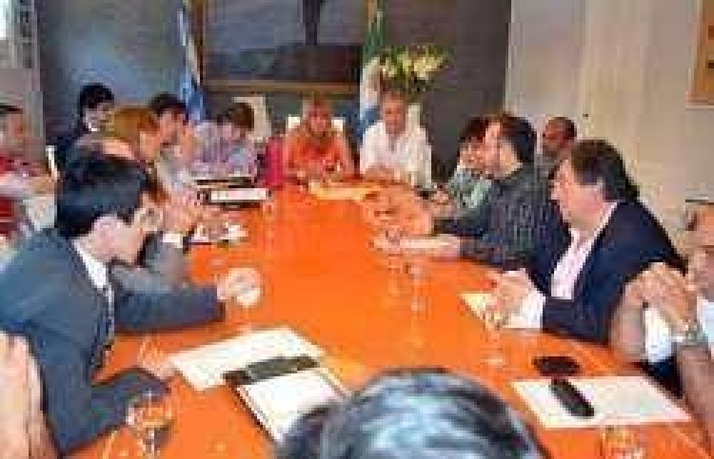 Con sus dos diputados, Aida Ayala recibi� a la Multipartidaria		 