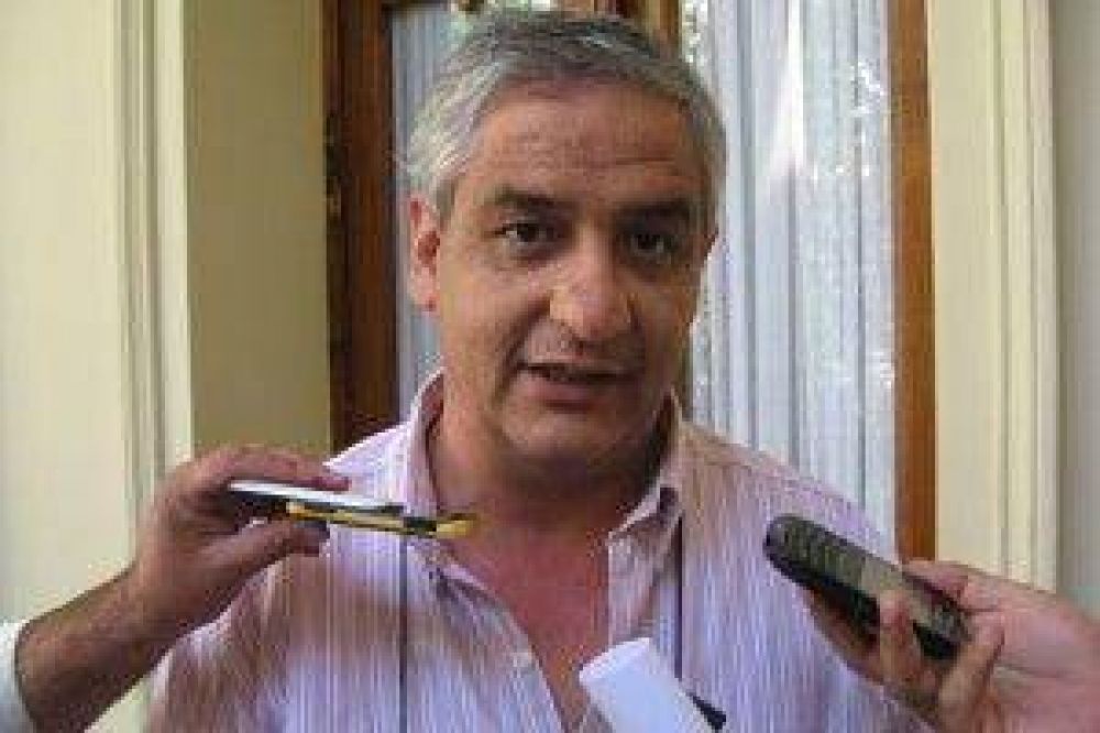 Tentor: "Existe la incoherencia y la falta de resoluci�n por parte del municipio sobre el sistema de transporte"
