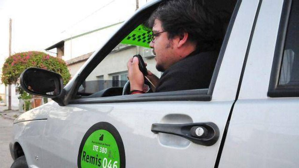 En Paran� los remises aumentaron a nueve pesos la tarifa m�nima