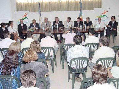 Para su lanzamiento regional vinieron a Balcarce Jos� Scioli y Marcelo Garrafo 