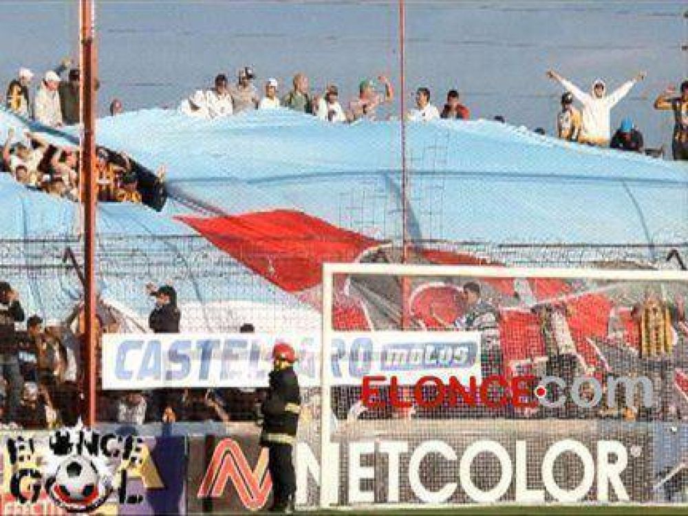 Patronato - Rosario Central: La historia de la bandera que pudo generar una tragedia