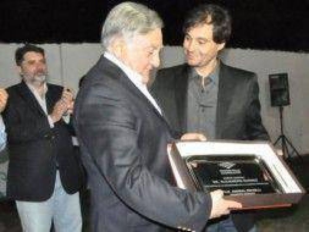 Chivilcoy: Pittelli inaugur� la plazoleta "Presidente Arturo Illia"