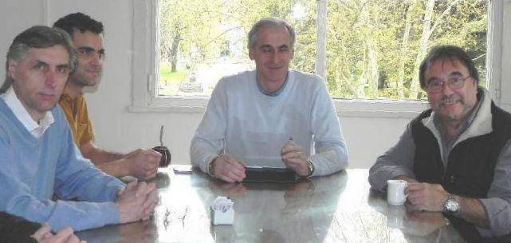 Popovich aval� la incorporaci�n de Caril� y desat� la furia en Pinamar