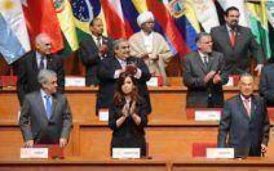 CFK regresa al pa�s luego de participar de la cumbre del ASPA