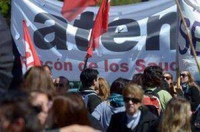 Docentes de Neuqu�n contin�an hoy el paro