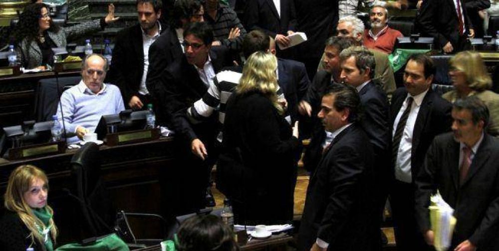 Lubertino no acepta que la echen y amenaza al Gobierno con un esc�ndalo