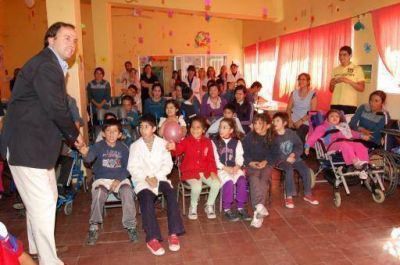 El vicegobernador Dalmacio Mera visit� varias escuelas en la semana de la educaci�n especial