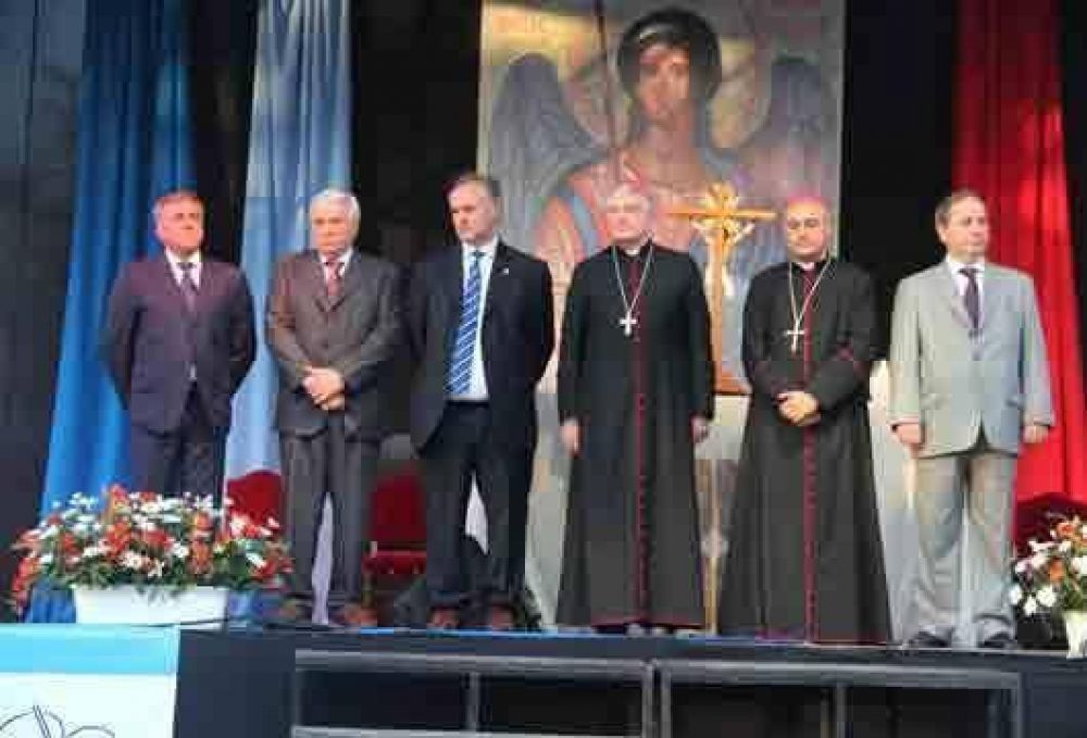 San Miguel conmemor� a su santo patrono