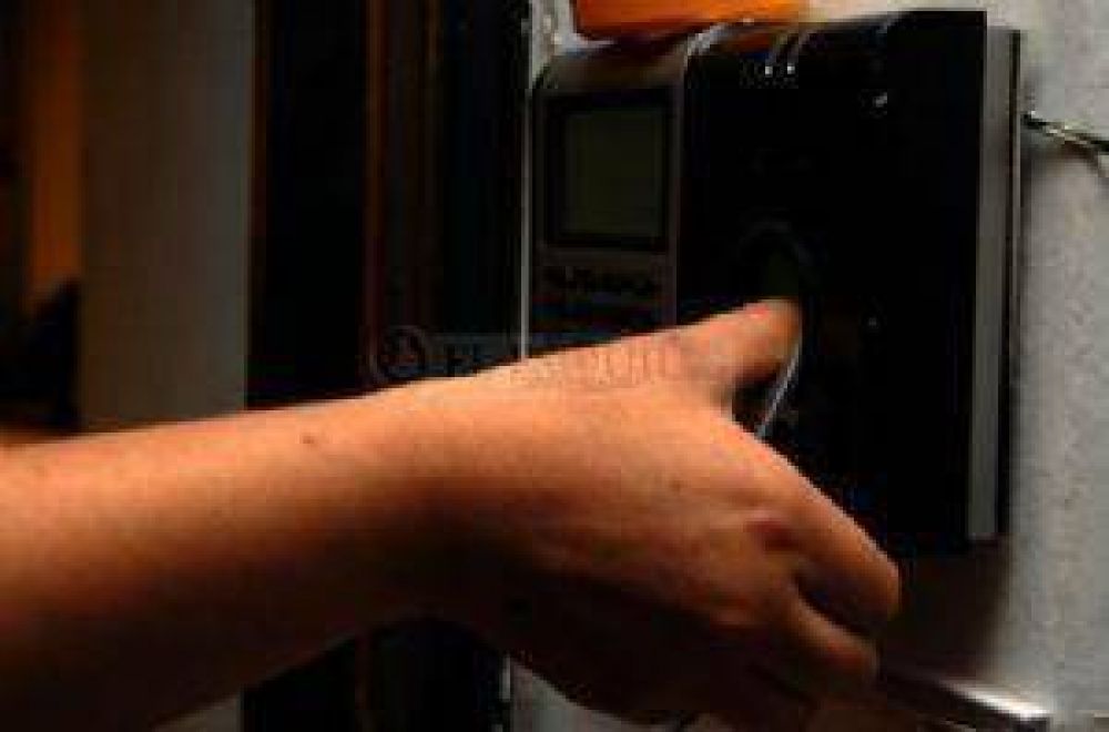 Diputados implement� sistema para controlar a empleados �voladores�