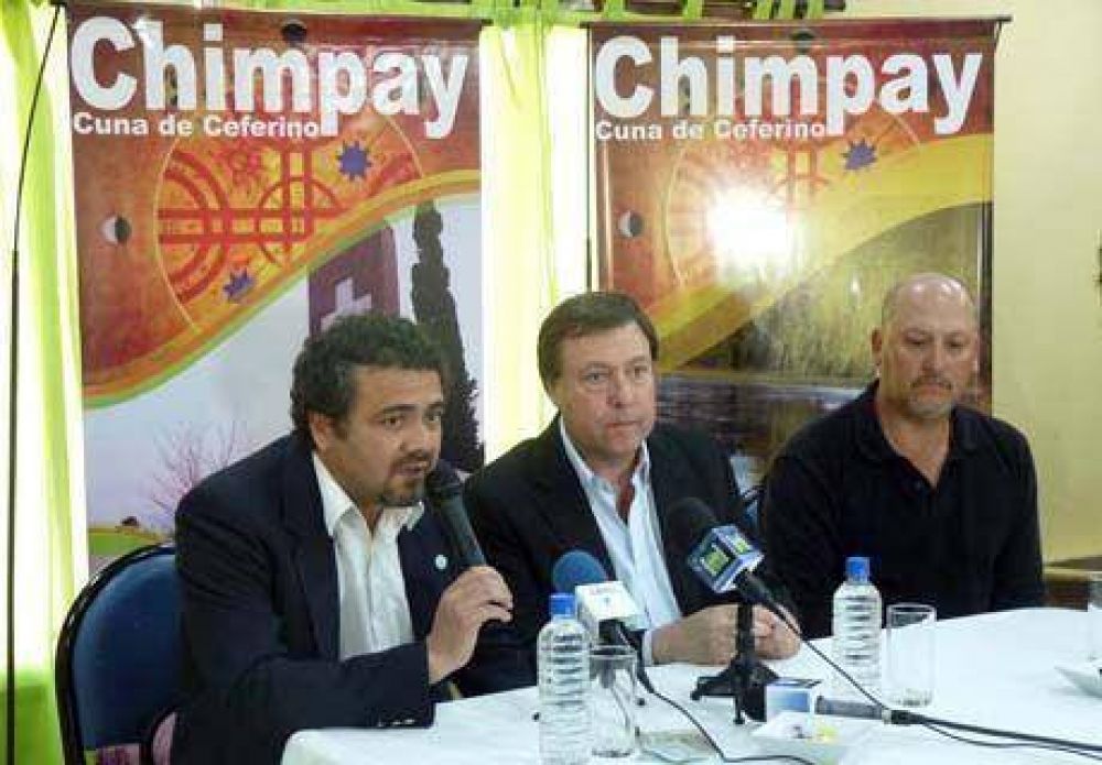 Weretilneck firm� convenios destinados al desarrollo de Chimpay