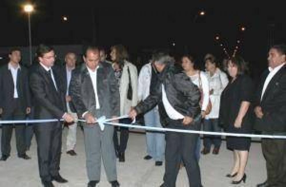 Inauguraron 13 cuadras de pavimentaci�n en Las Bre�as