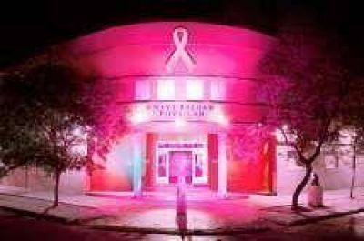La Universidad Popular se ilumin� de rosa por segundo a�o